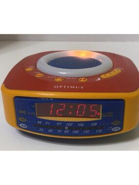 RadioShack Optimus CR-316 AM/FM Radio Kids Alarm Clock Vintage Works